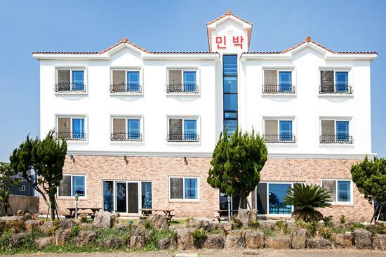 Purmir Pension Seogwipo Exterior foto